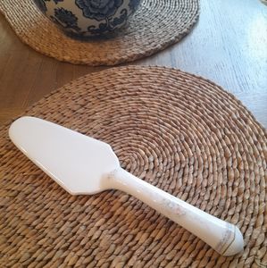 Mikasa Romantic Garden Pie Server